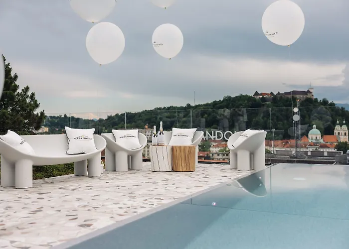 Lägenhetshotell Neu Residences Smart 4*