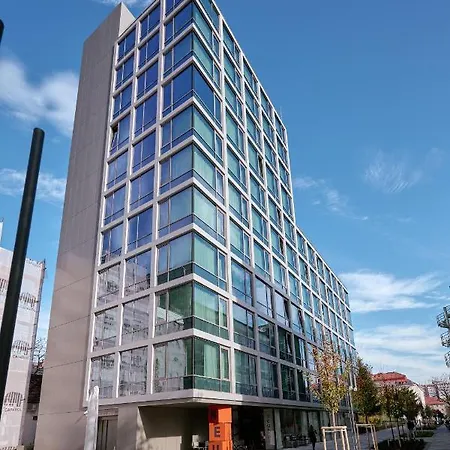Neu Residences Smart 4*
