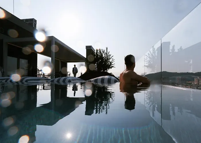 Neu Residences Smart Aparthotel