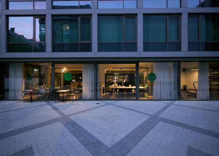 Aparthotel Neu Residences Smart 4*