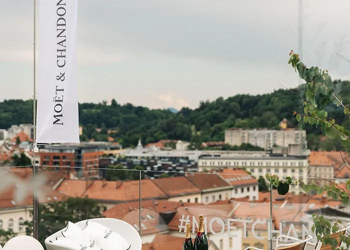 Aparthotel Neu Residences Smart 4*